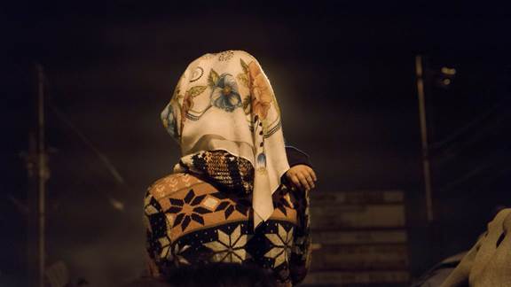 說明: Macintosh HD:Users:chendong:Desktop:張乾琦 工作坊:工作坊:官方作品:中文圖說:AZMA:8. 張乾琦，“AZMA”視頻截圖，2017 .jpg